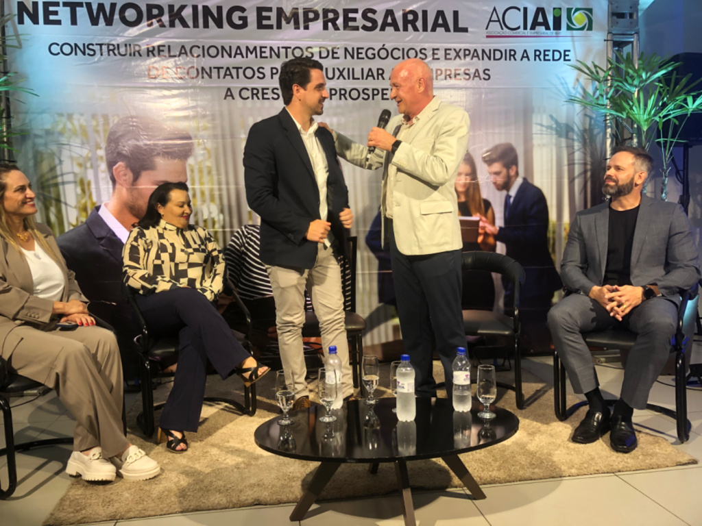 Networking Empresarial da ACIAI tem a presença do prefeito eleito, Emiliano Gomes