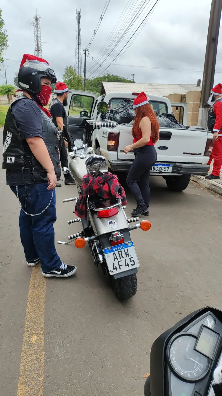 MotoClube Magos da Estrada realiza Ação Beneficente de Natal em Irati e Fernandes Pinheiro