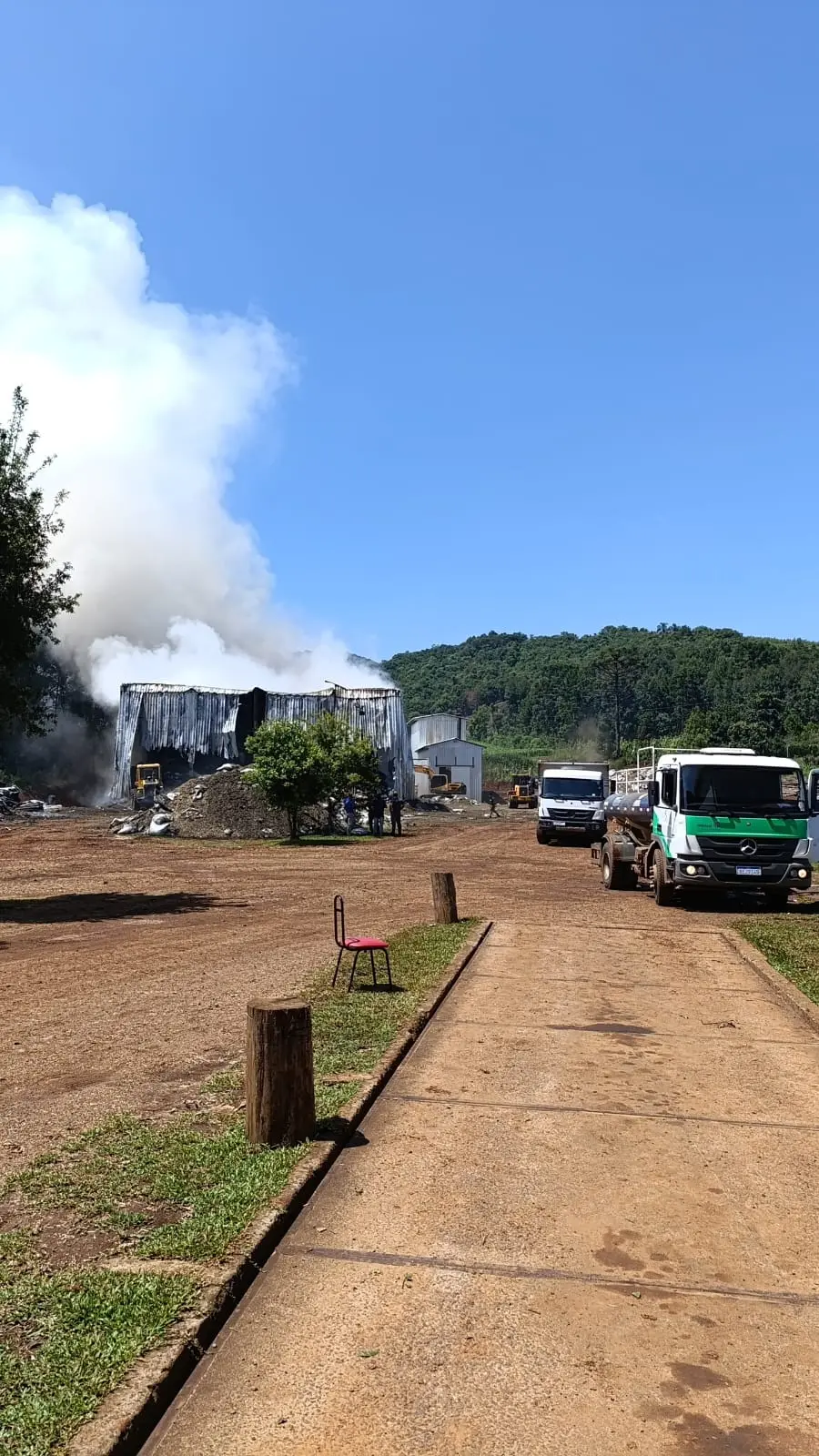 Incêndio destrói barracão de indústria de erva mate em Cruz Machado