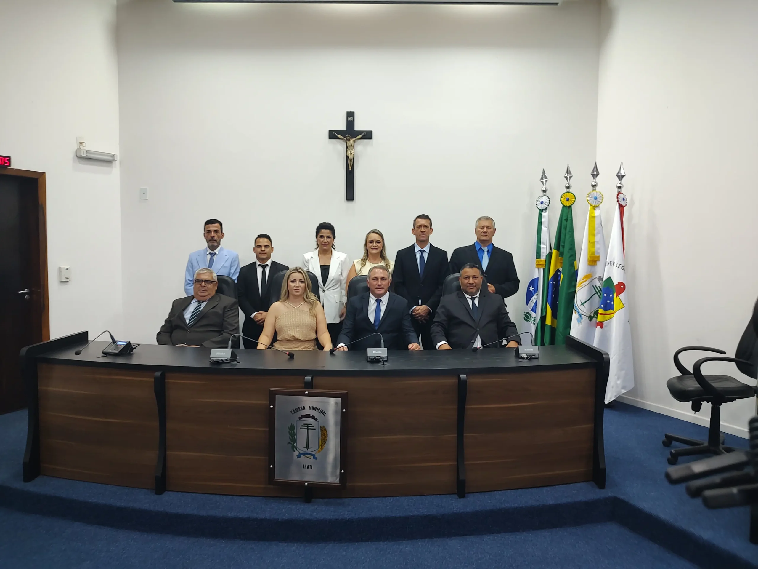 Emiliano Gomes e Larissa Mazepa são empossados e assumem Prefeitura de Irati