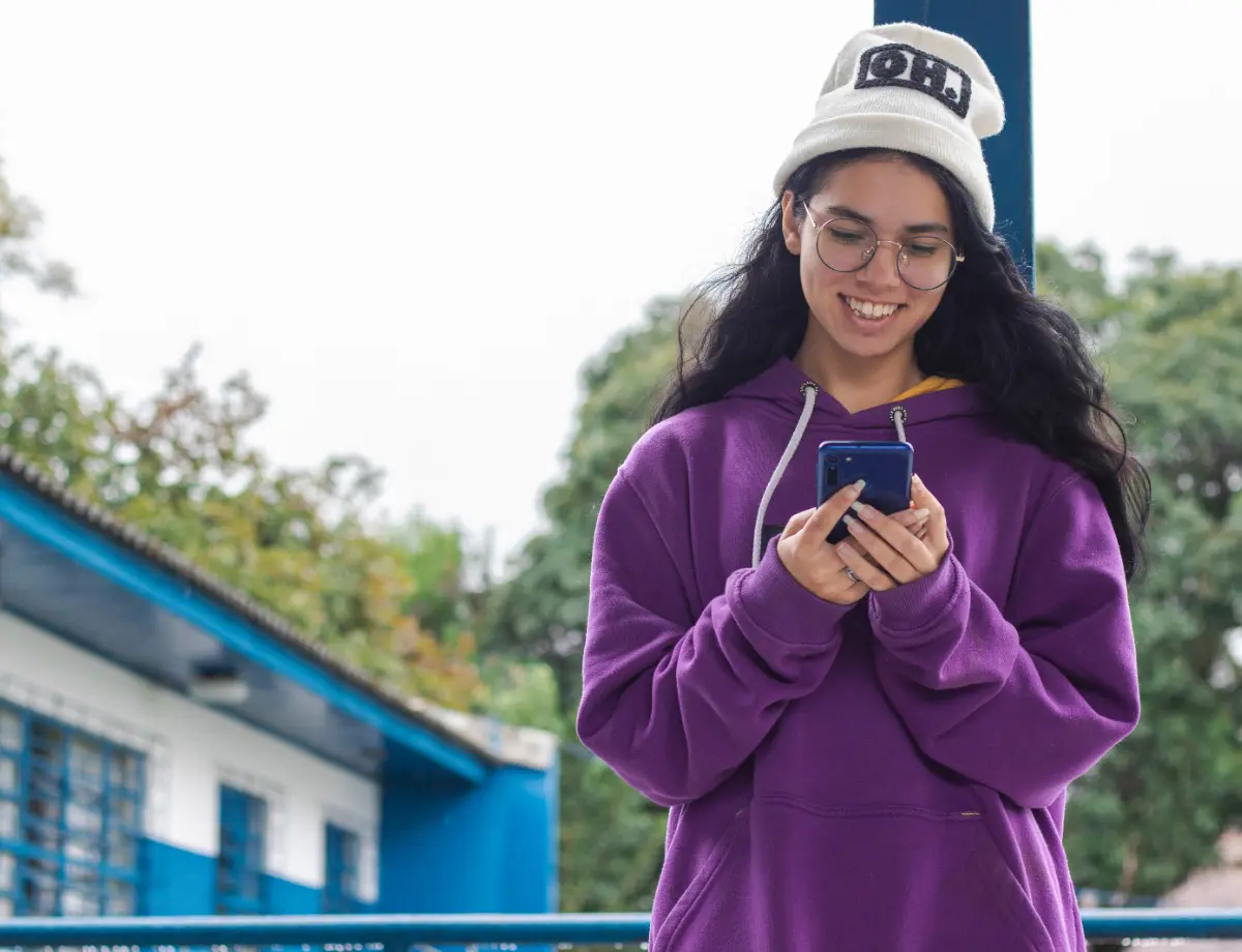 Estudantes da rede estadual ganham ferramenta digital com IA para estudar inglês