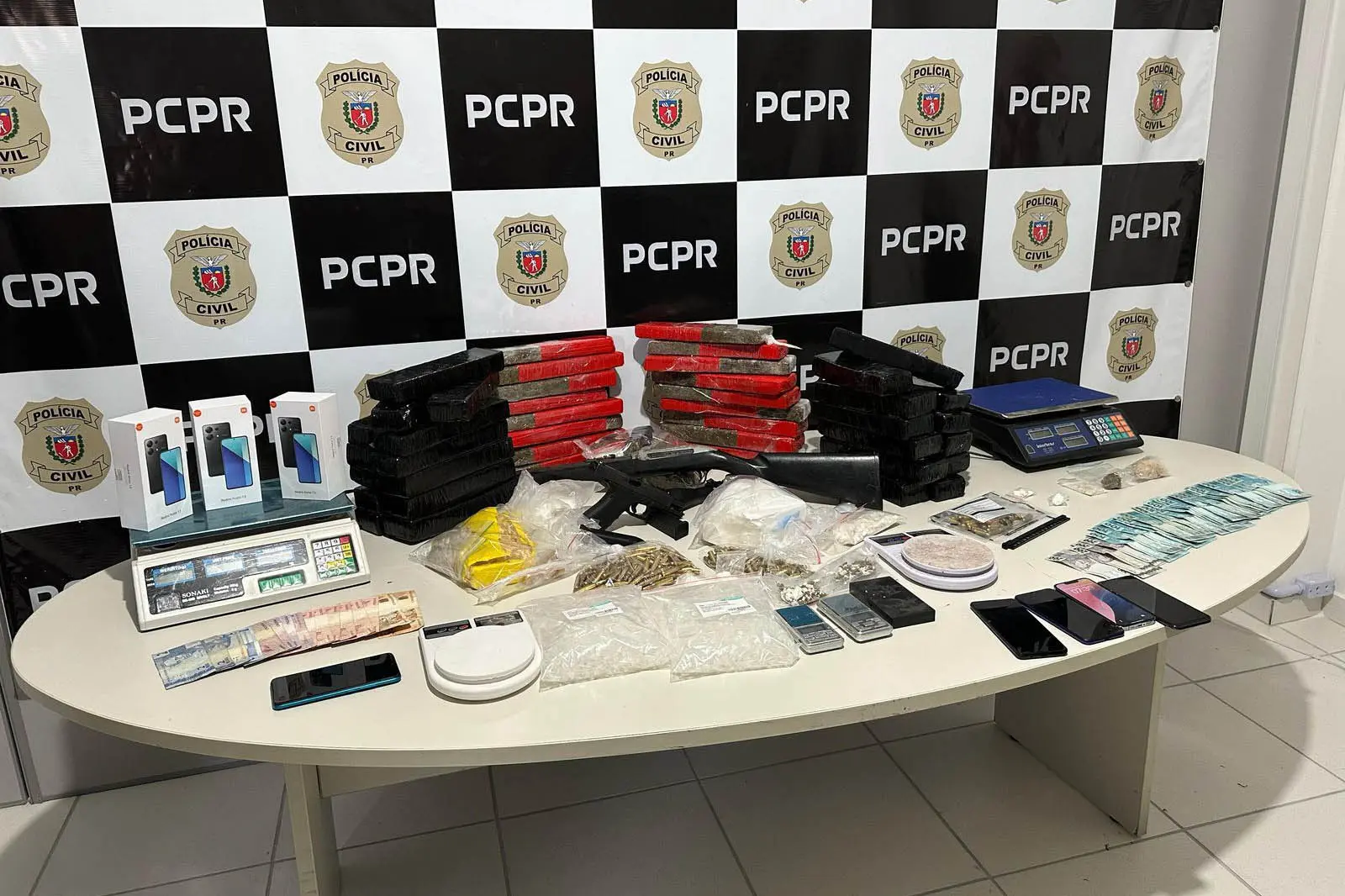 PCPR cumpre 36 mandados contra organização ligada ao tráfico e lavagem de dinheiro