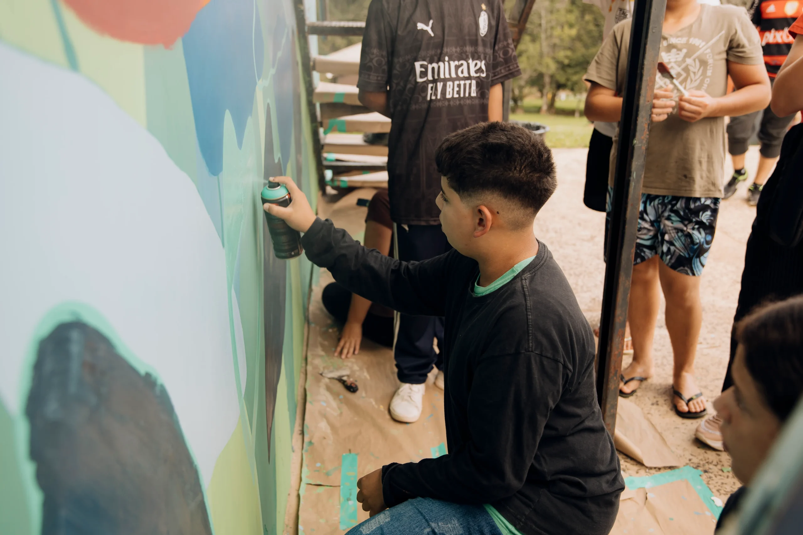Teixeira Soares recebe artista Fox Malinoski durante Percurso de Artes Urbanas promovido pelo AMAS