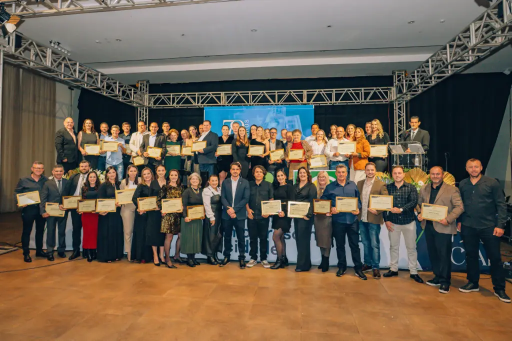 ACIAI celebra 79 anos com jantar comemorativo e homenagens a empresários locais