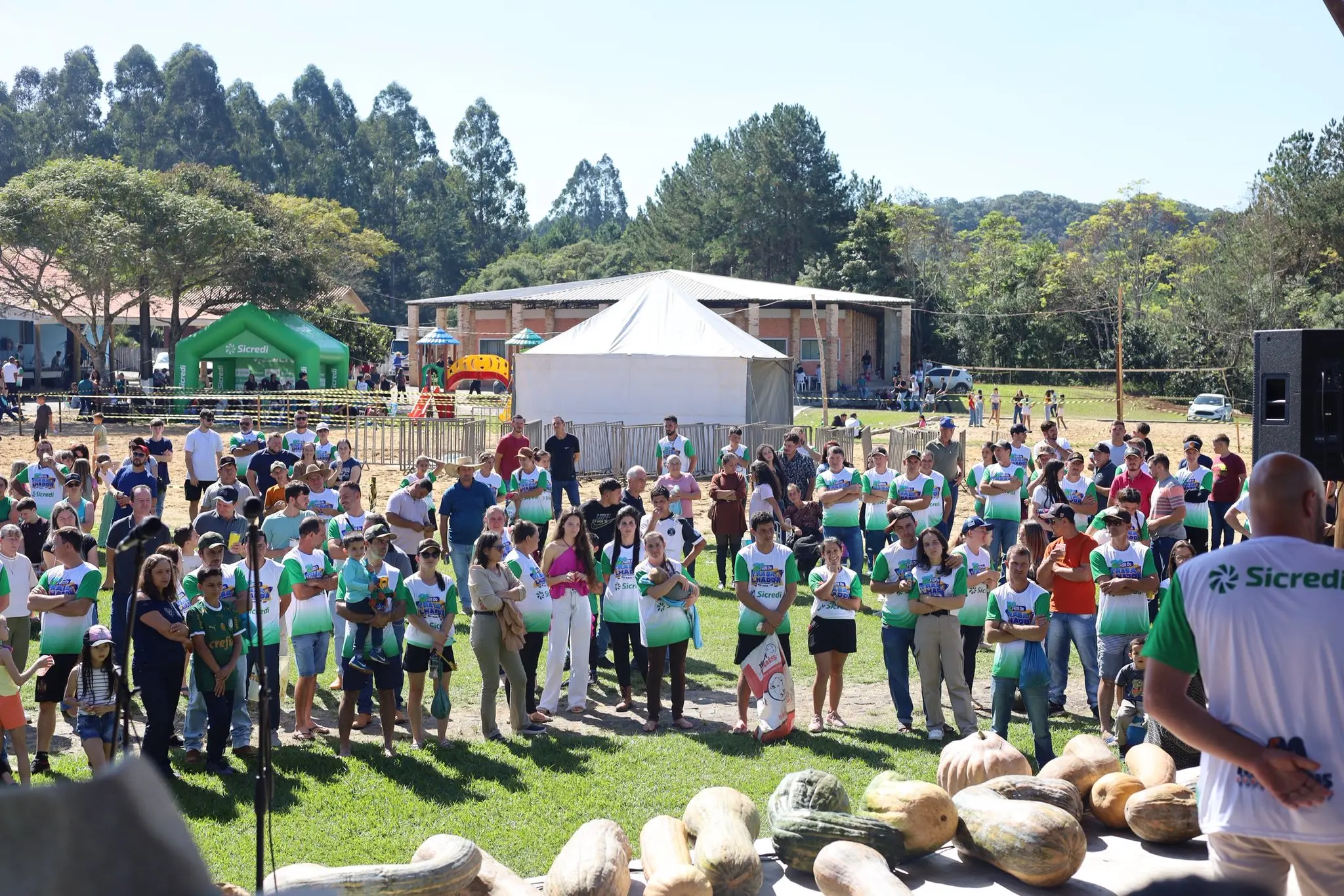 Festa do Trabalhador premia associações rurais com equipamentos agrícolas