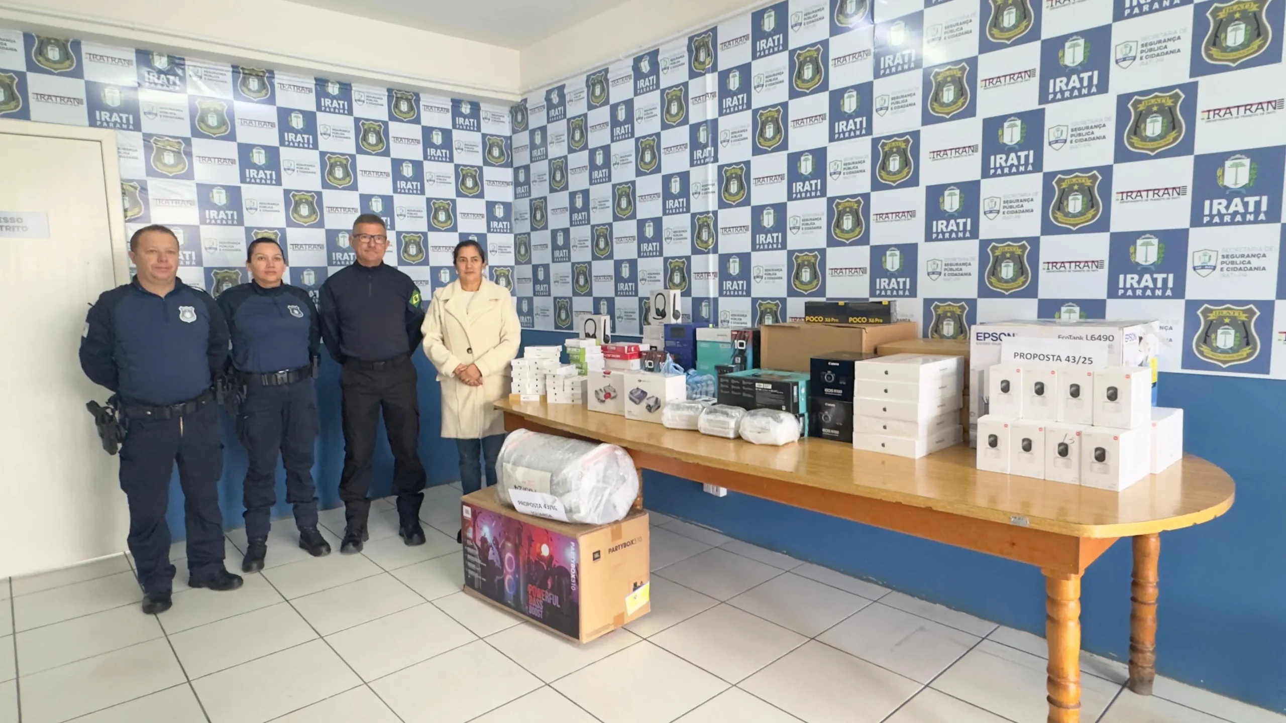 Guarda Municipal de Irati recebe bens apreendidos da Receita Federal para reforço na segurança
