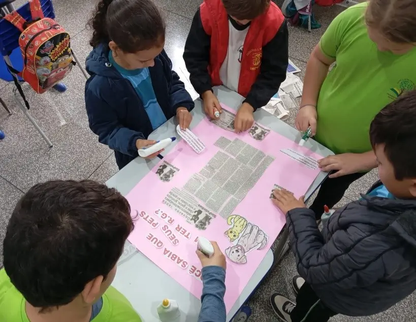 Alunos aprendem sobre documento de identidade para pets com Jornal Folha de Irati