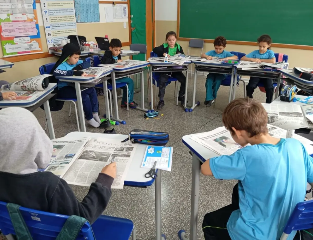 Alunos aprendem sobre documento de identidade para pets com Jornal Folha de Irati