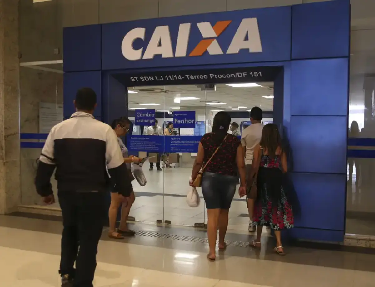 Caixa libera abono salarial para nascidos em julho e agosto