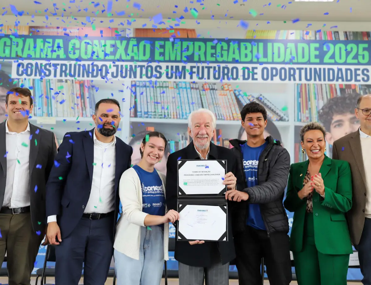 Estado aproxima escolas e empresas para criar 40 mil vagas de estágio em 2025
